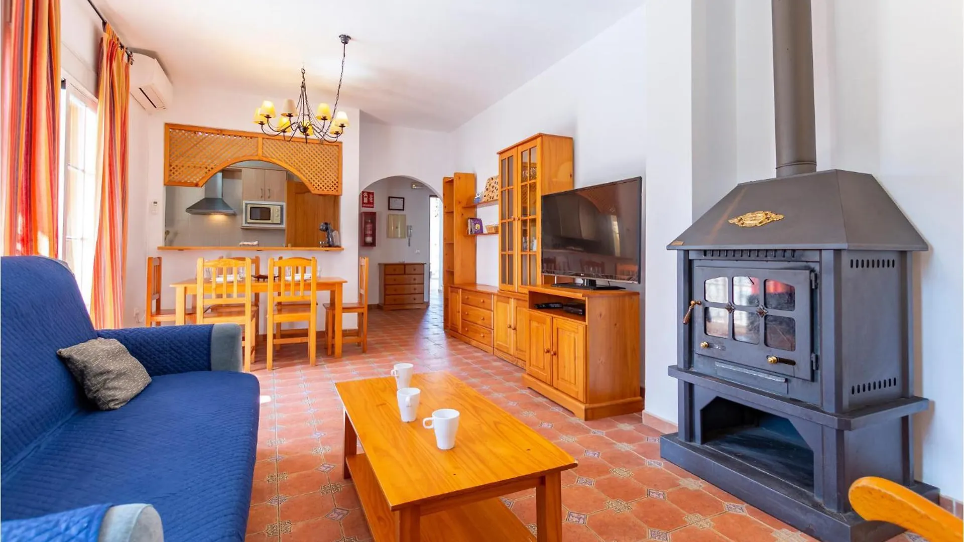 Amazing Apartment In Alcaucin With Wifi