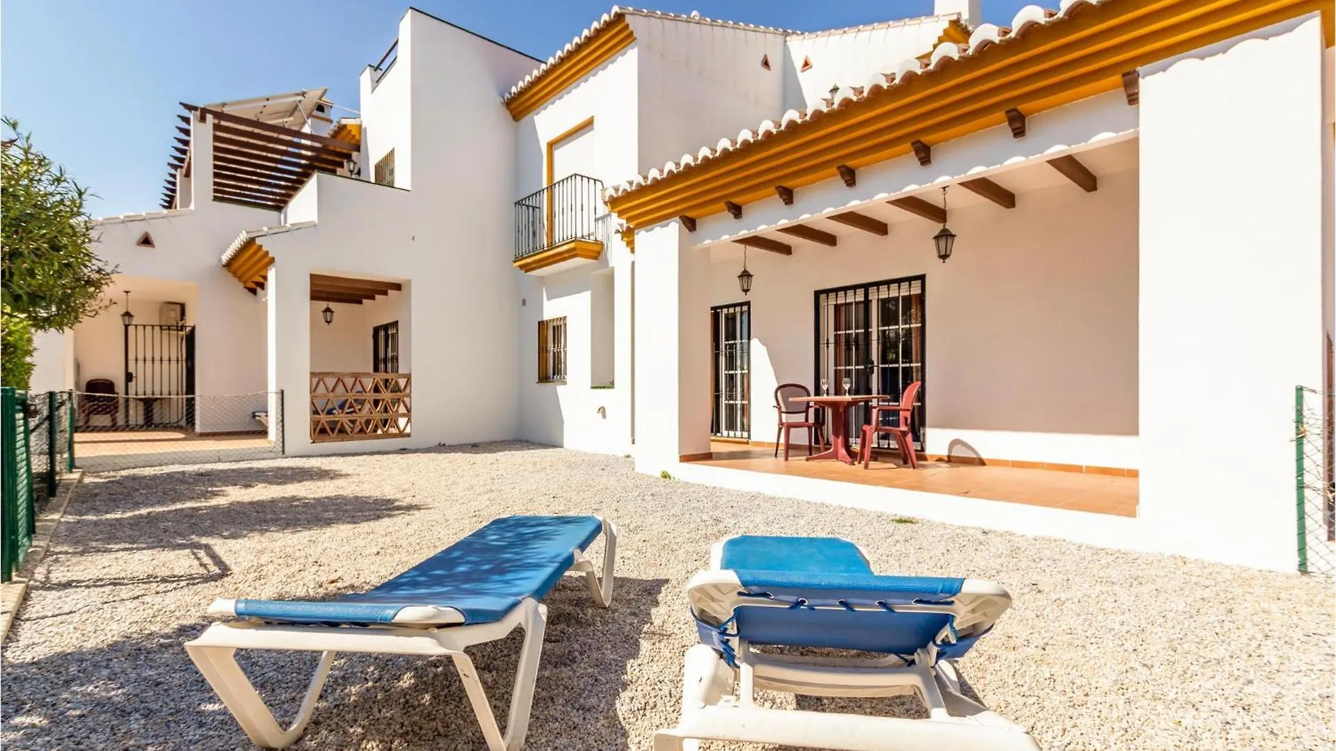 Amazing Apartment In Alcaucin With Wifi